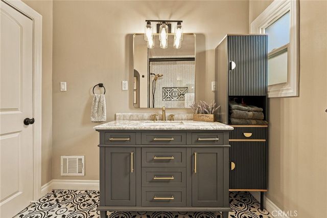 2837 Kansas, South Gate, CA 90280