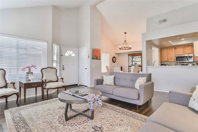 625 Hazelwood Way A, Simi Valley, CA 93065