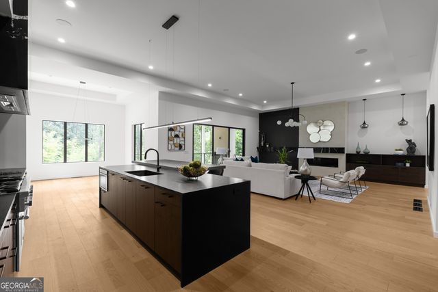 3293 Lenox Place NE, Atlanta, GA 30324