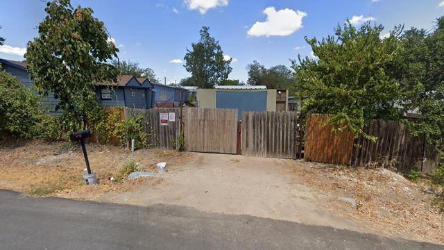 320 W Thiele ST, Kyle, TX 78640