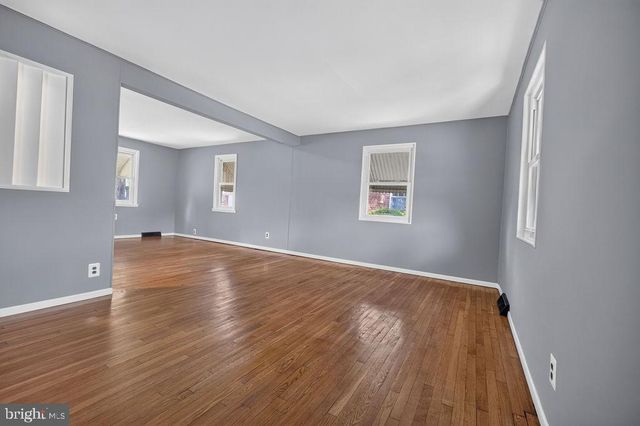950 THORNTON RD, Upper Chichester, PA 19061