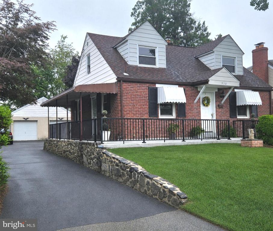 950 THORNTON RD, Upper Chichester, PA 19061