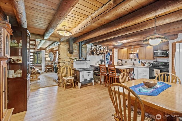 54715 278th Avenue E, Ashford, WA 98304