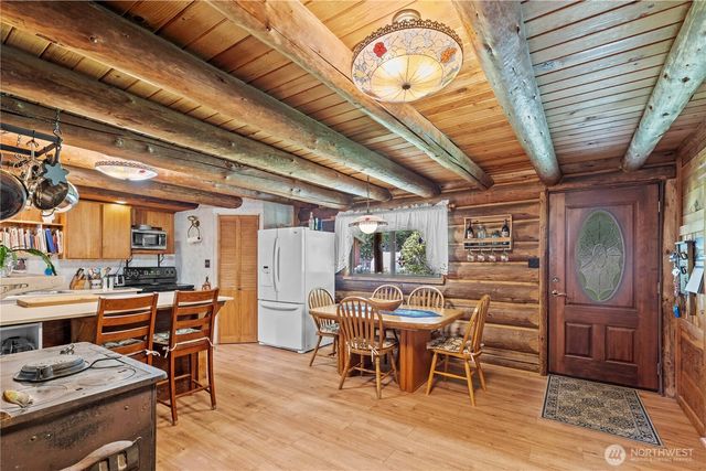 54715 278th Avenue E, Ashford, WA 98304