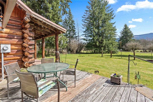 54715 278th Avenue E, Ashford, WA 98304