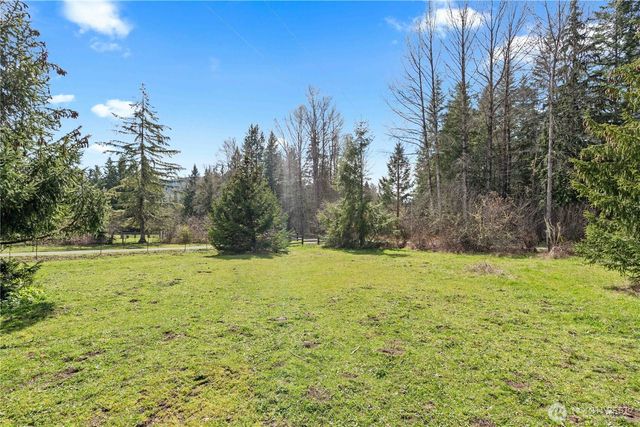 54715 278th Avenue E, Ashford, WA 98304