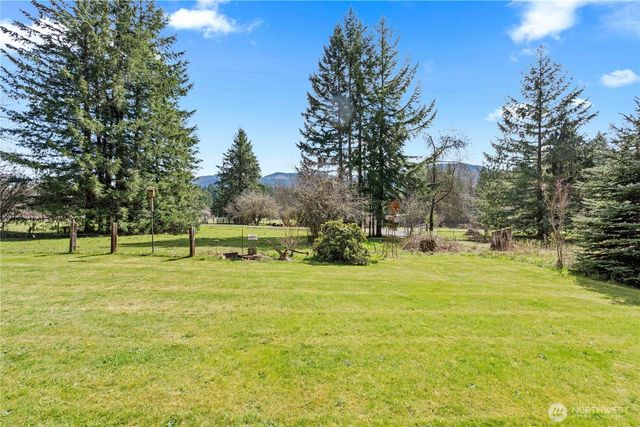 54715 278th Avenue E, Ashford, WA 98304