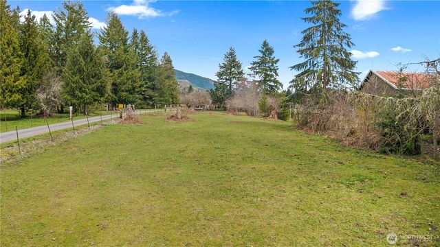 54715 278th Avenue E, Ashford, WA 98304