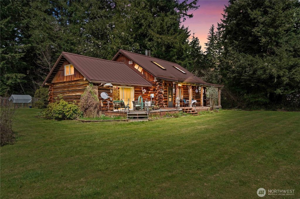 54715 278th Avenue E, Ashford, WA 98304