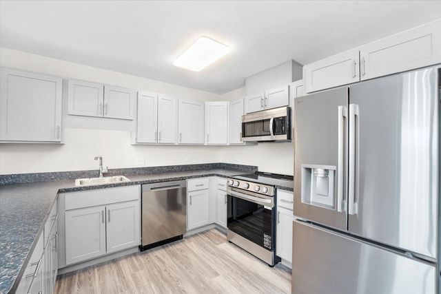 200 Park Avenue 527, Calumet City, IL 60409