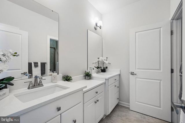 1202 PATUXENT GREENS DR, Laurel, MD 20708