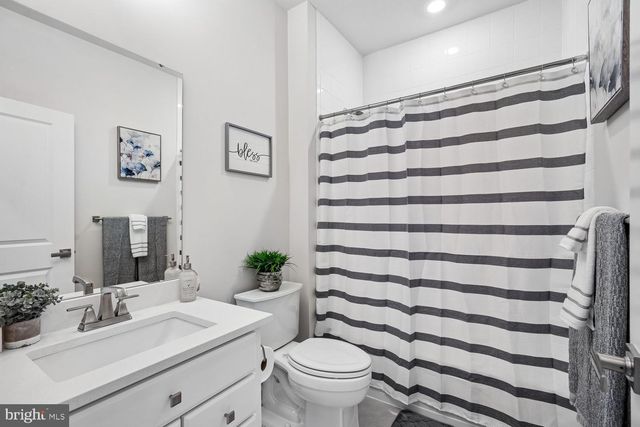 1202 PATUXENT GREENS DR, Laurel, MD 20708