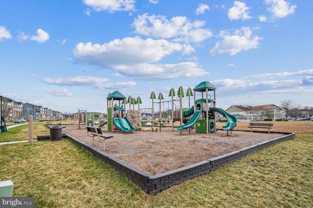 1202 PATUXENT GREENS DR, Laurel, MD 20708