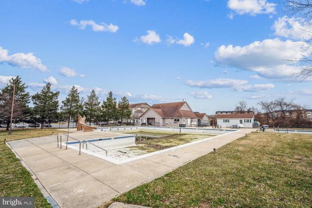 1202 PATUXENT GREENS DR, Laurel, MD 20708