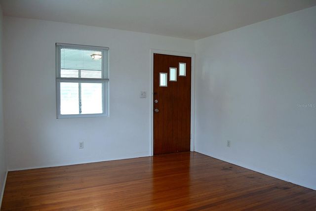 1401 34TH AVENUE N, St Petersburg, FL 33704