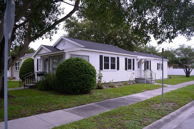 1401 34TH AVENUE N, St Petersburg, FL 33704