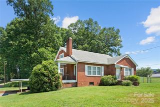 888 Monte Vista Road, Candler, NC 28715