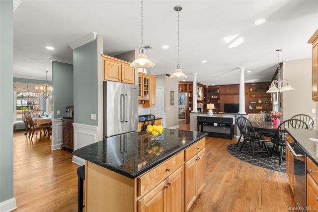 24 Ramsey Court, East Setauket, NY 11733