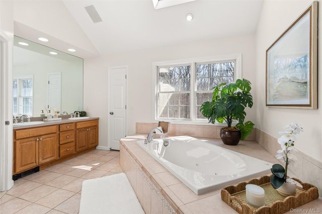 24 Ramsey Court, East Setauket, NY 11733