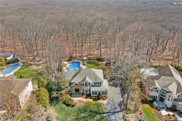 24 Ramsey Court, East Setauket, NY 11733