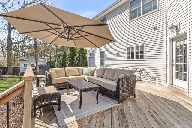 24 Ramsey Court, East Setauket, NY 11733