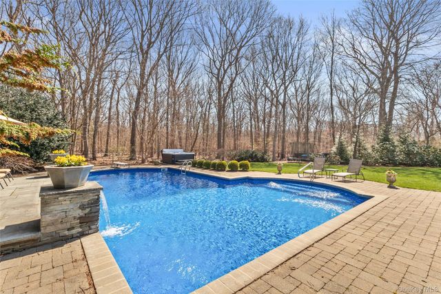 24 Ramsey Court, East Setauket, NY 11733