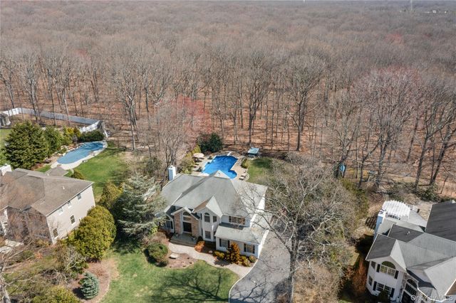24 Ramsey Court, East Setauket, NY 11733
