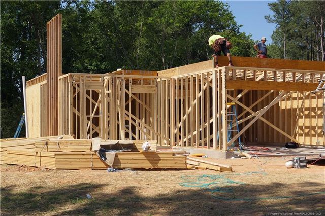 465 LONGSTREET Road, Sanford, NC 27331