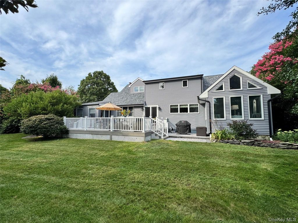 51 Bayway Avenue, Bay Shore, NY 11706 — photo 2