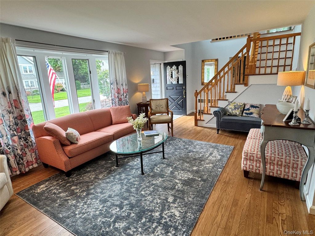51 Bayway Avenue, Bay Shore, NY 11706 — photo 3