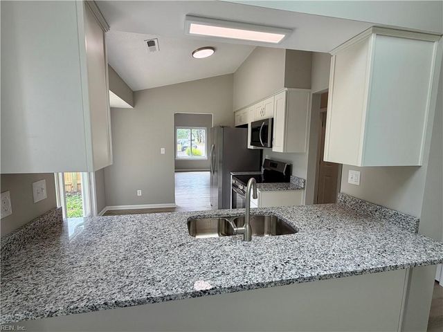 5744 Earnhardt St, Virginia Beach, VA 23464