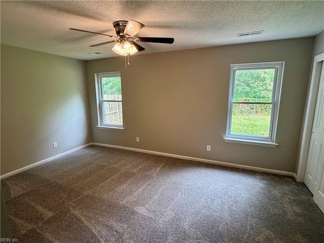 5744 Earnhardt St, Virginia Beach, VA 23464