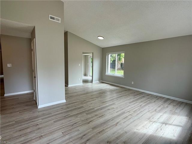 5744 Earnhardt St, Virginia Beach, VA 23464