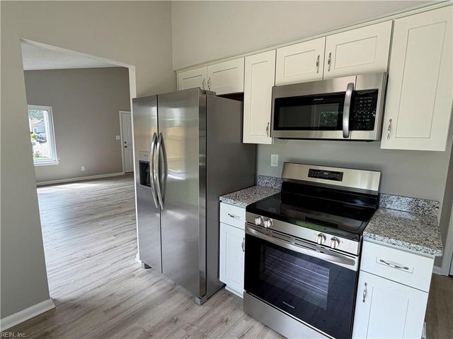5744 Earnhardt St, Virginia Beach, VA 23464
