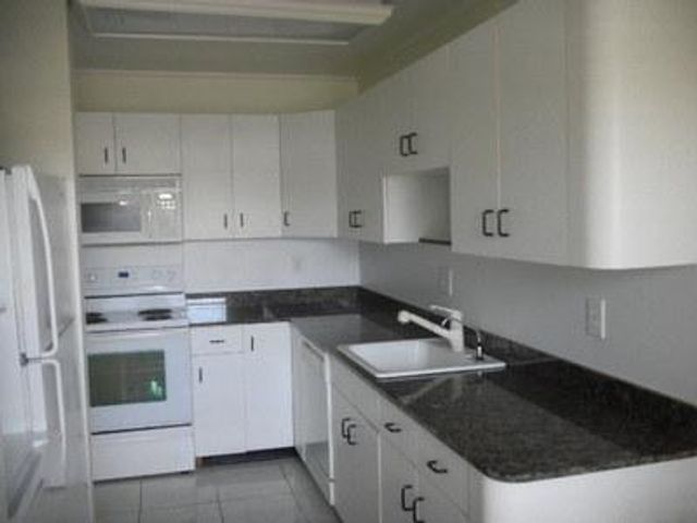 1561 NW 20th Avenue 101, Delray Beach, FL 33445