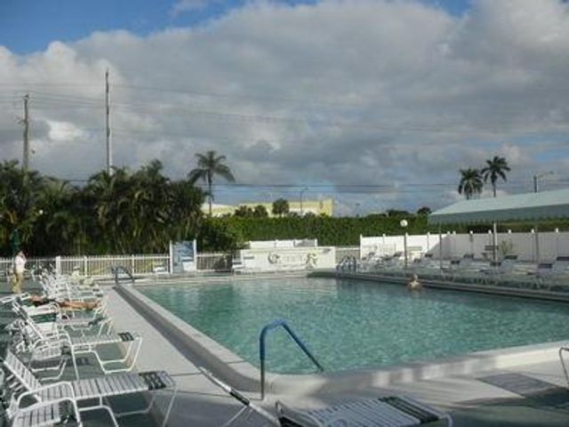 1561 NW 20th Avenue 101, Delray Beach, FL 33445