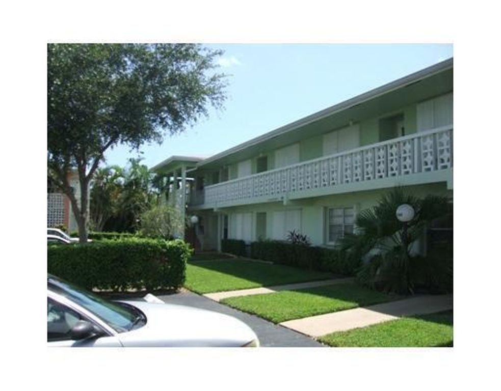 1561 NW 20th Avenue 101, Delray Beach, FL 33445