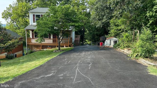 34 E 19TH ST, Front Royal, VA 22630