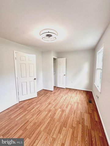 34 E 19TH ST, Front Royal, VA 22630