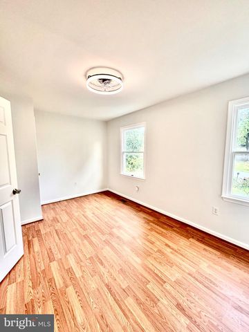 34 E 19TH ST, Front Royal, VA 22630