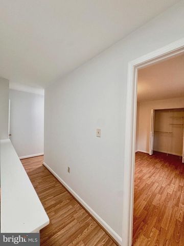 34 E 19TH ST, Front Royal, VA 22630