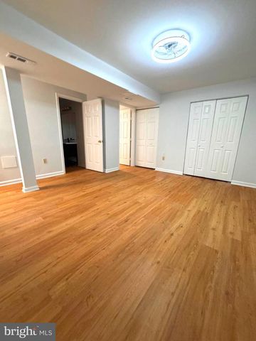 34 E 19TH ST, Front Royal, VA 22630