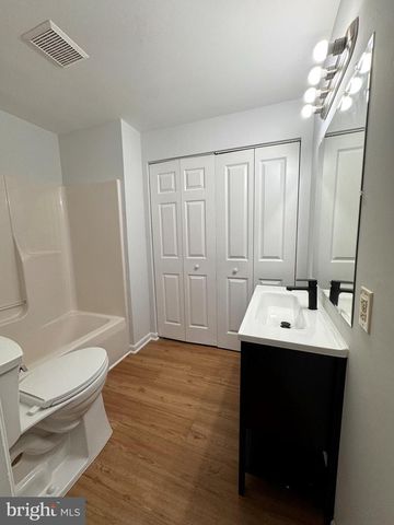 34 E 19TH ST, Front Royal, VA 22630