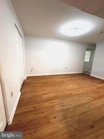 34 E 19TH ST, Front Royal, VA 22630