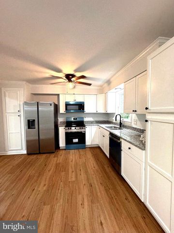 34 E 19TH ST, Front Royal, VA 22630