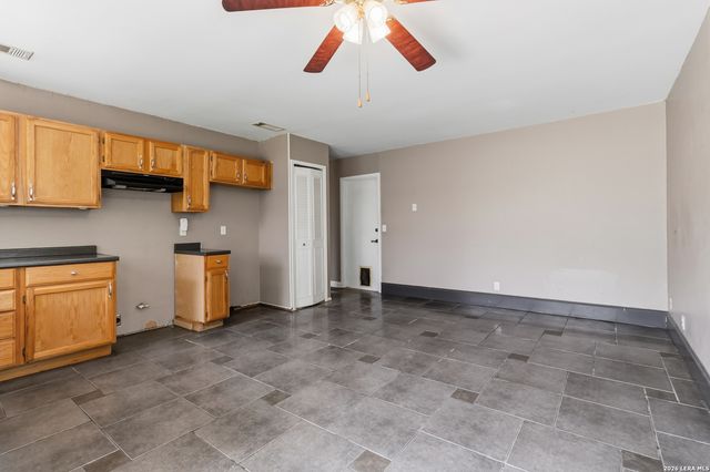 9703 BOONSBORO DR, San Antonio, TX 78245
