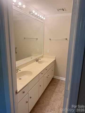 10 Laurel Place Drive, Asheville, NC 28803