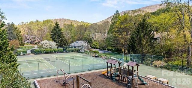 10 Laurel Place Drive, Asheville, NC 28803