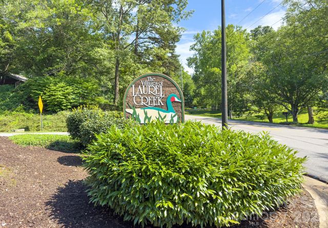 10 Laurel Place Drive, Asheville, NC 28803