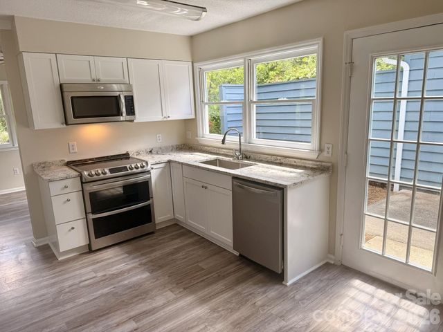 10 Laurel Place Drive, Asheville, NC 28803